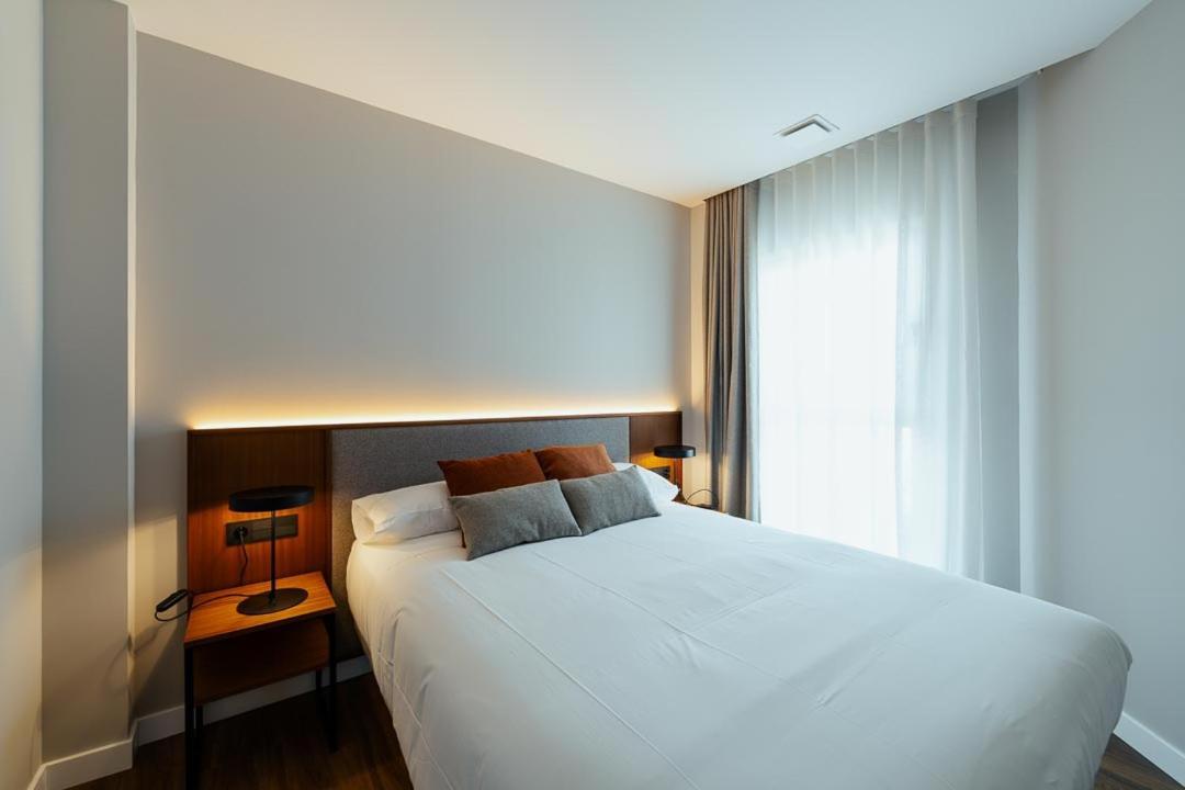 2h Living Apartment *