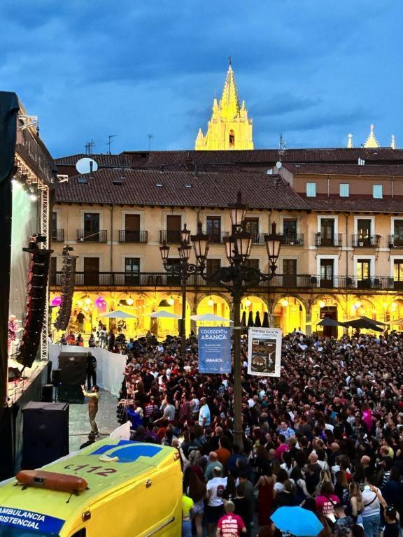 Arquitecto De La Vida- Plaza Mayor León