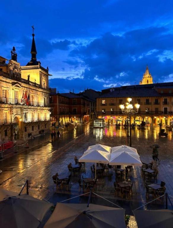 Pensión Arquitecto De La Vida- Plaza Mayor León