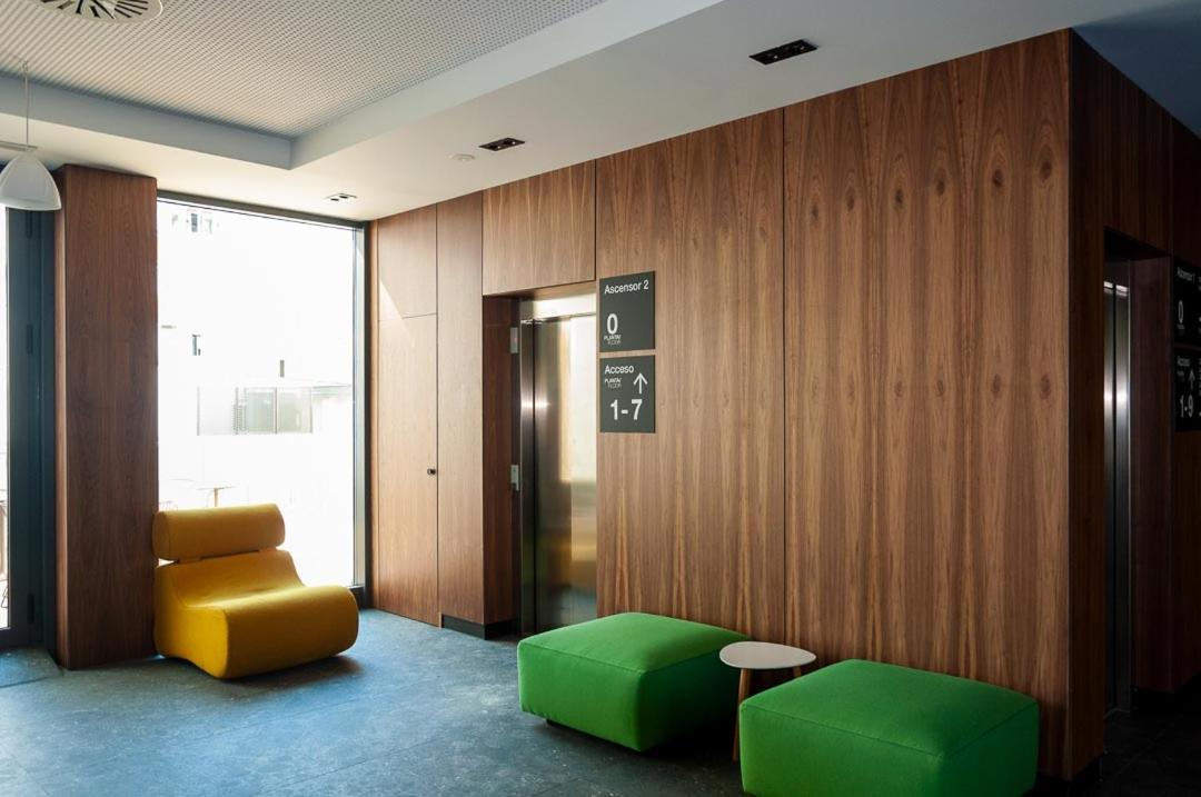 Apartment 2h Living Leon