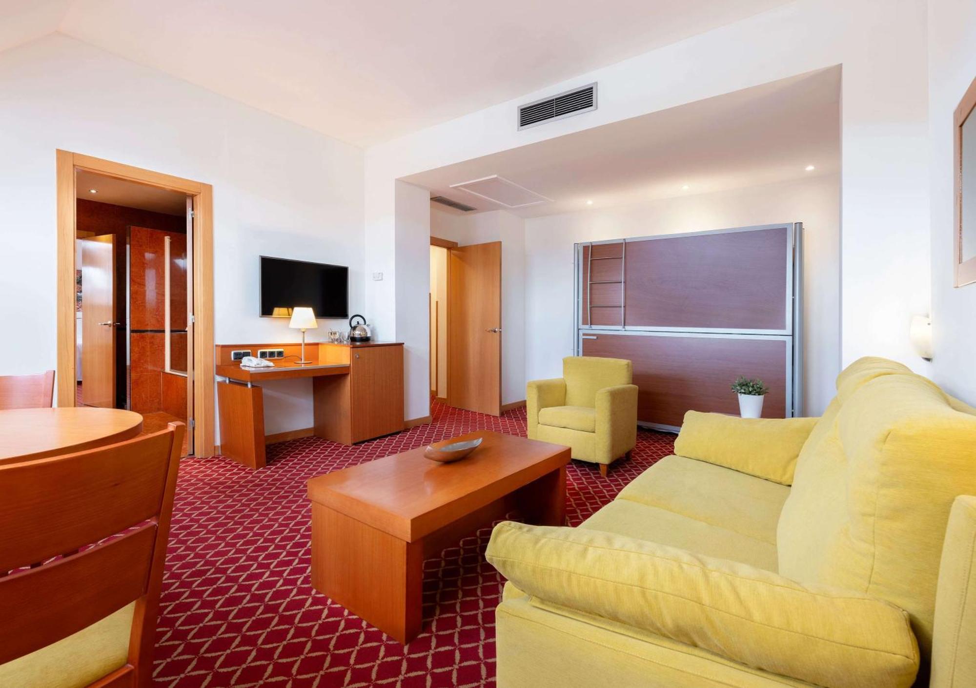 Camino Affiliated By Meliá Hotel 4*