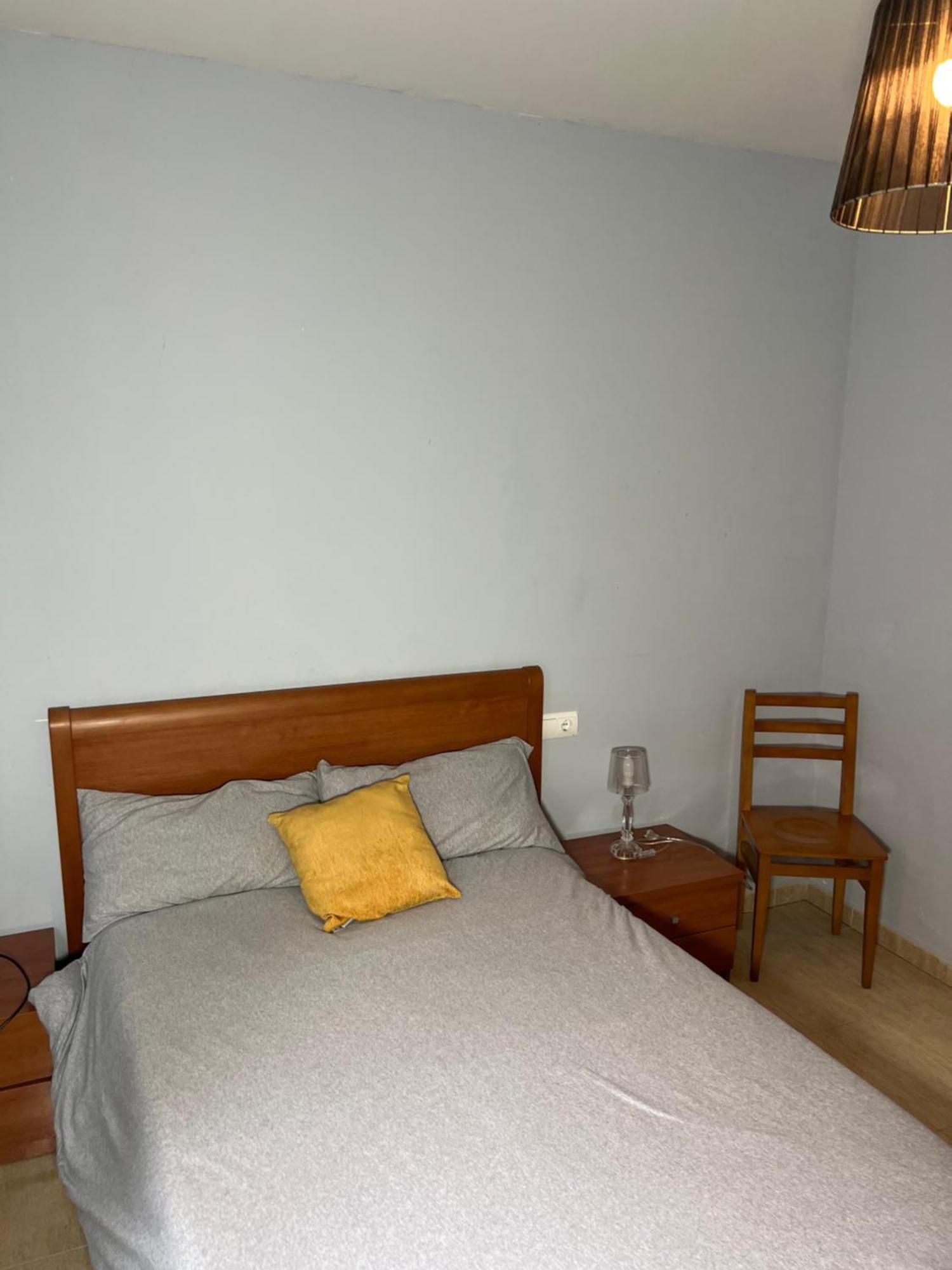 Azadinos, Leon. Apartamento León