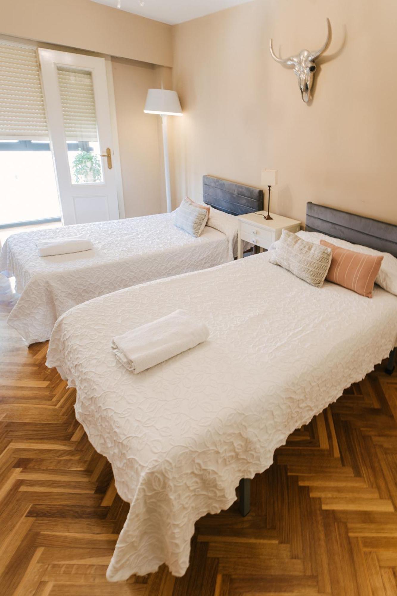 Plaza Mayor Humedo Con Parking Incluido Apartamento León