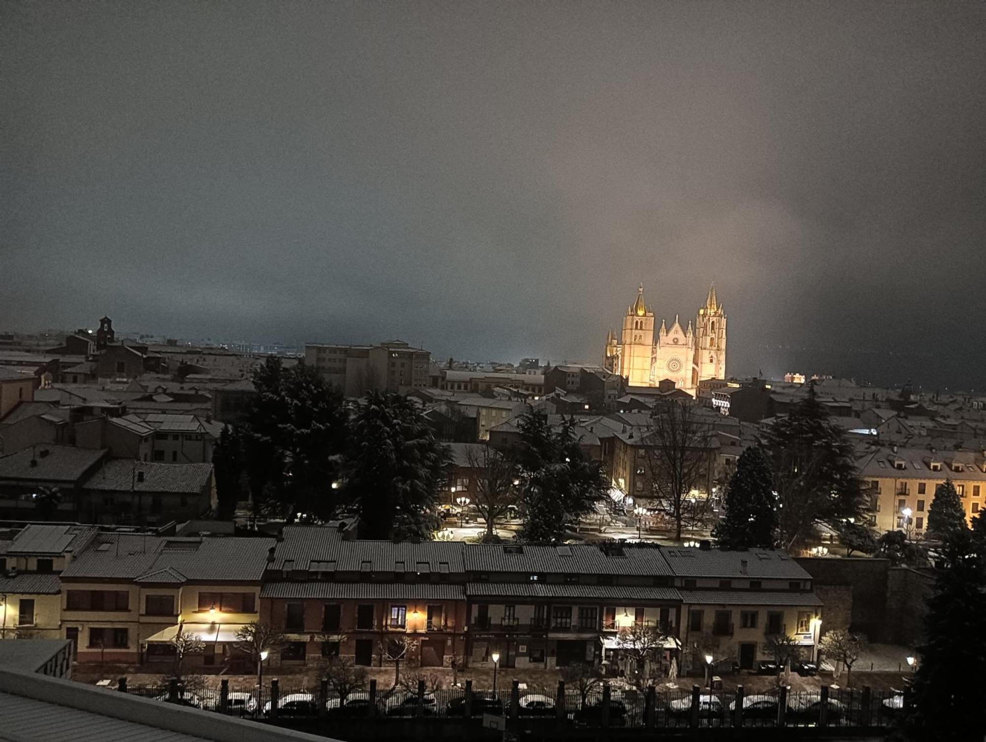 Precioso En La Mejor Ubicación Posible Apartamento León