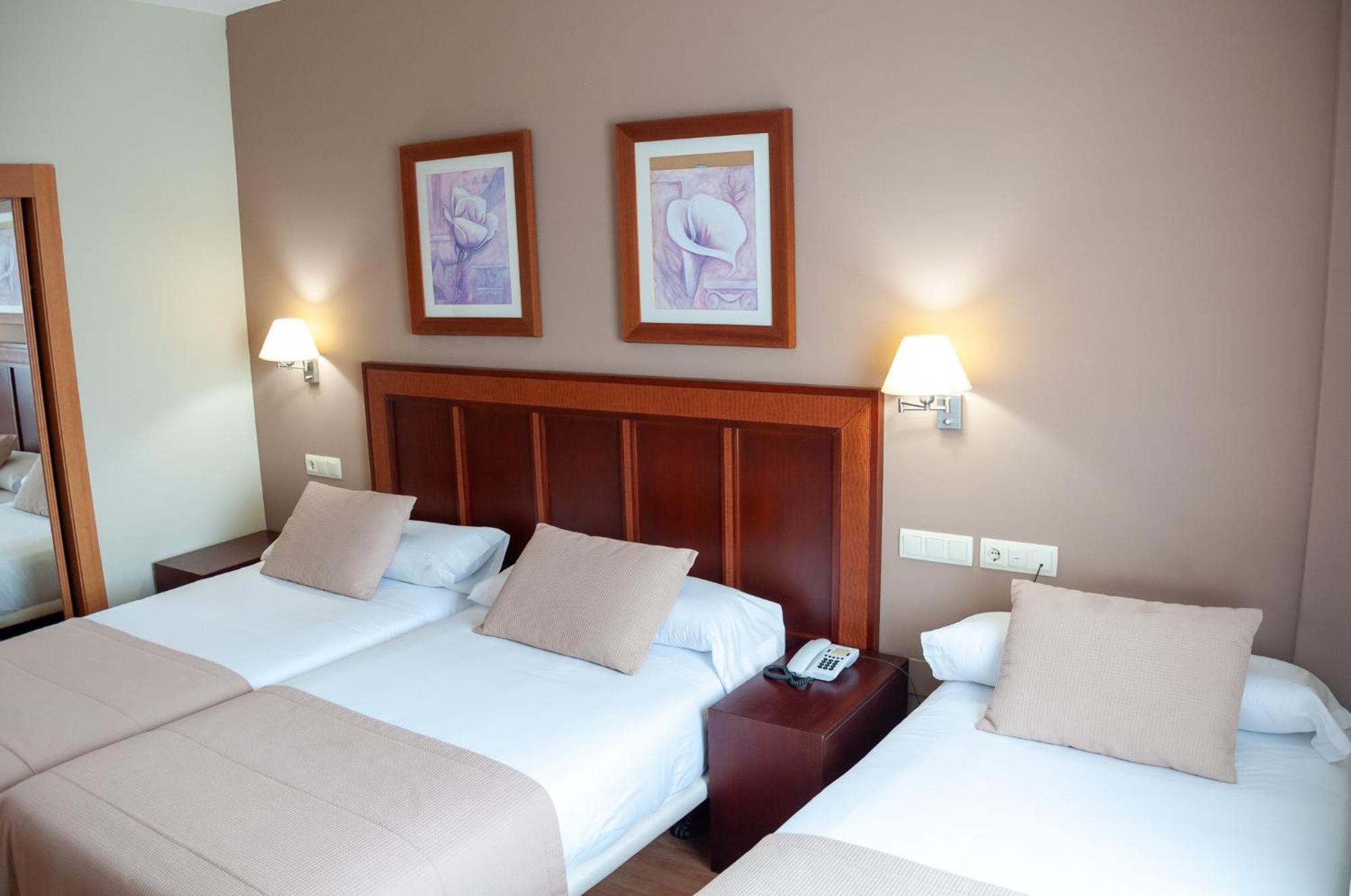 Hotel Santiago León