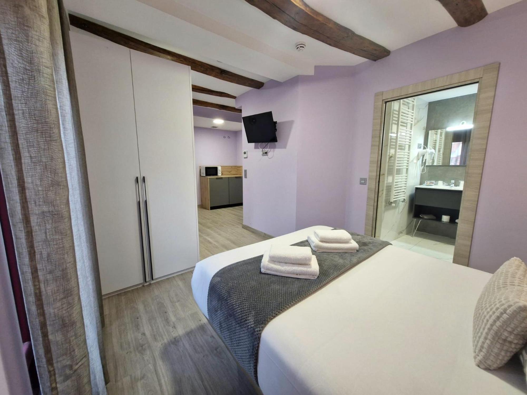 Pensión Feeling - Suites&rooms *