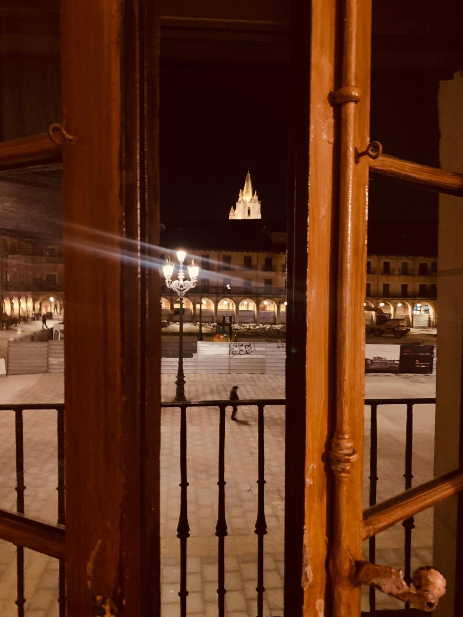 Arquitecto De La Vida- Plaza Mayor León