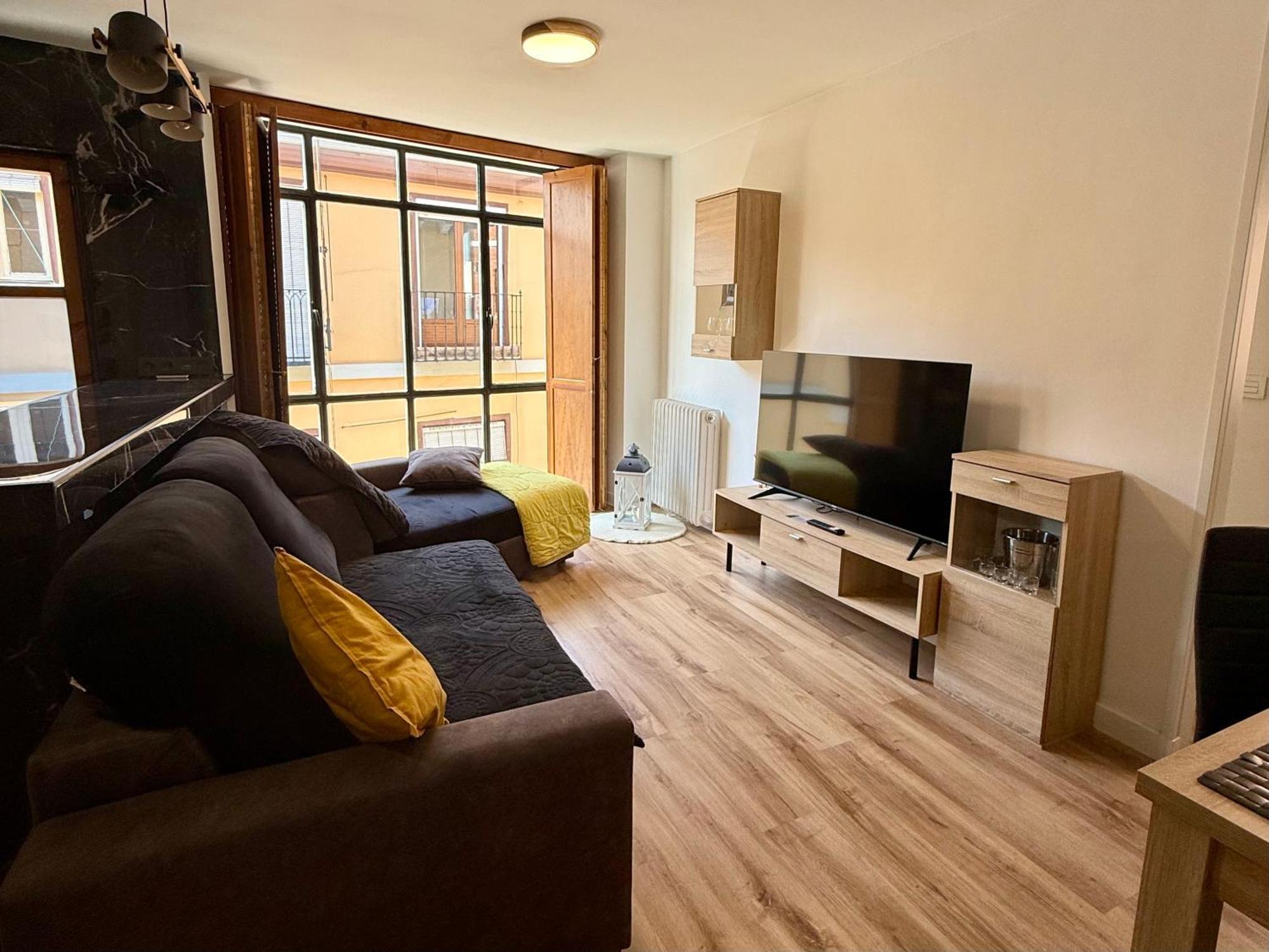 Vivienda Plaza Mayor Apartment *