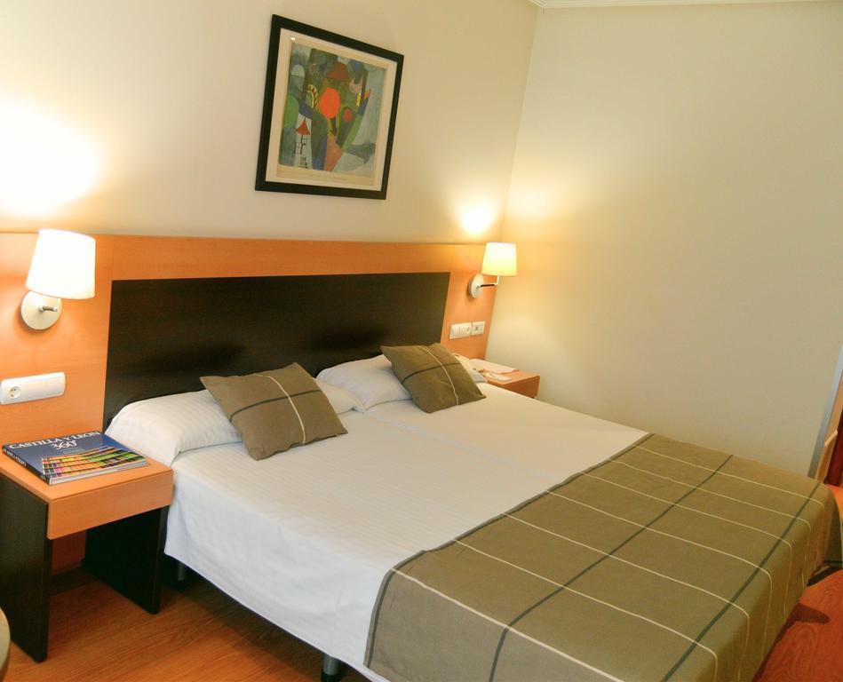 Hotel Fc Infantas De 3*