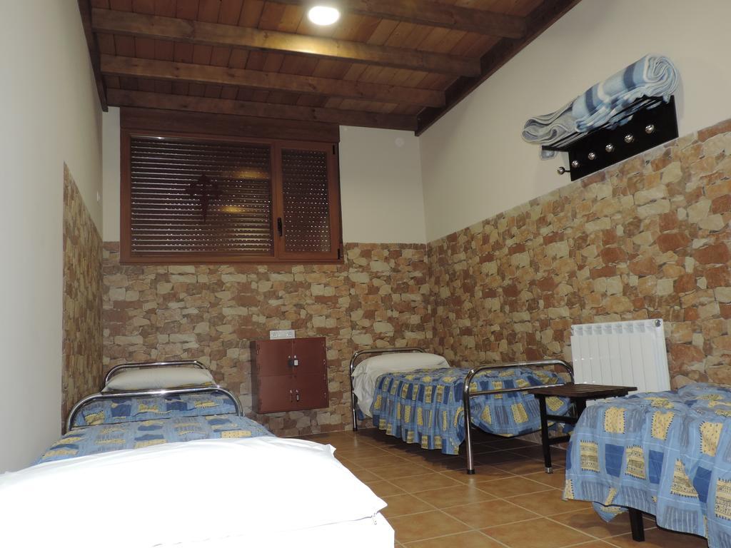 Hostal Santo Tomás De Canterbury *