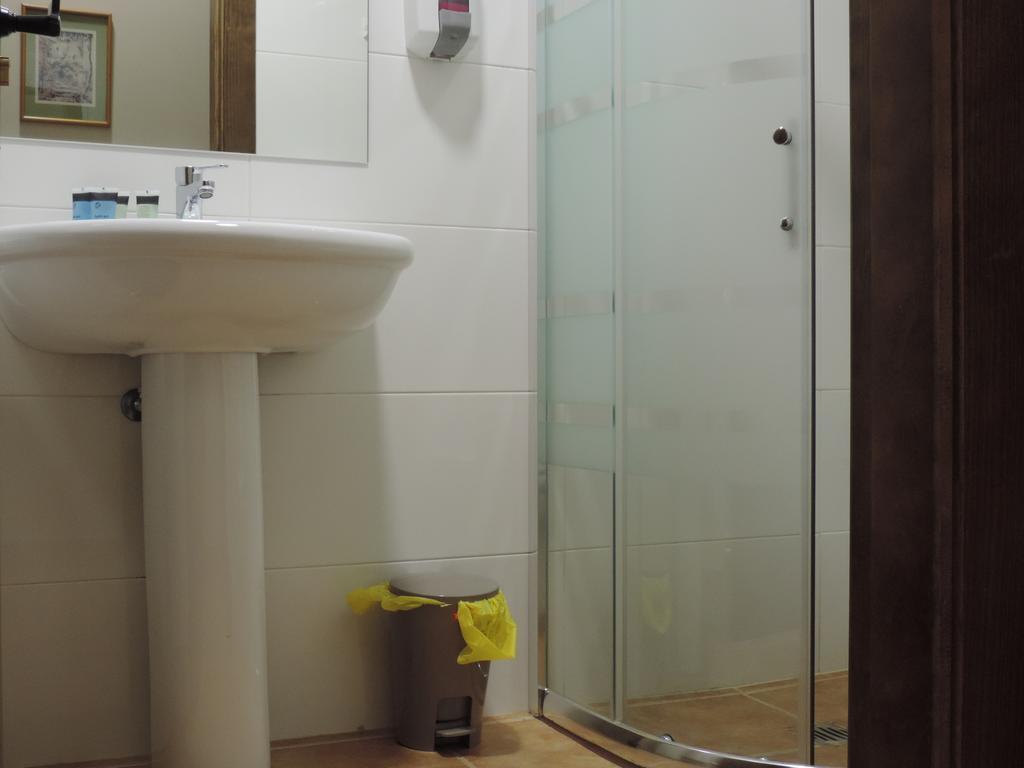 Hostal Santo Tomás De Canterbury *