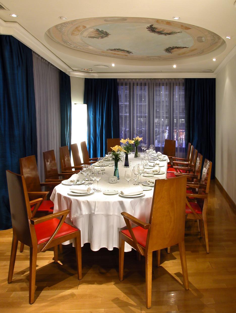 Occidental Alfonso V Hotel