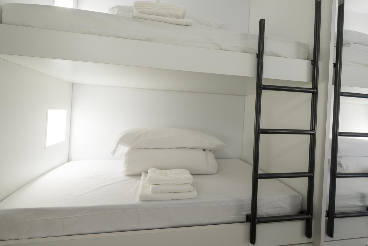 Globetrotter Hostel, By Albany