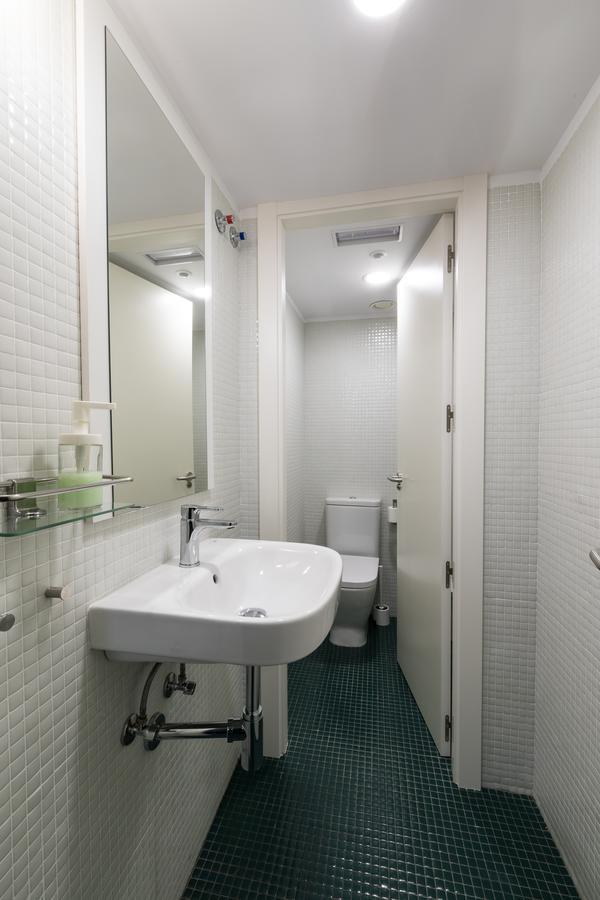 Globetrotter Hostel, By Albany *