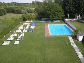 Hotel La Alegria *