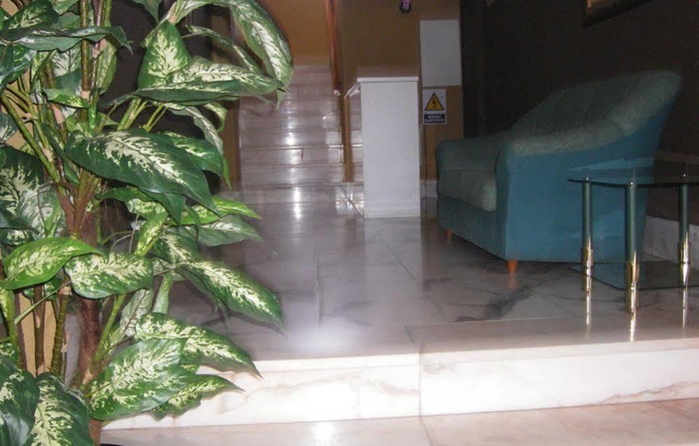 La Alegria Hotel *