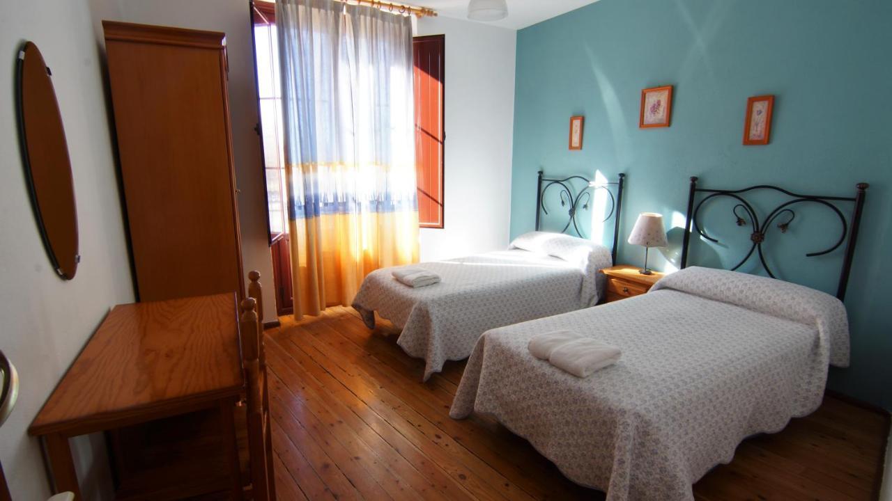 Pensión Sandoval 3*