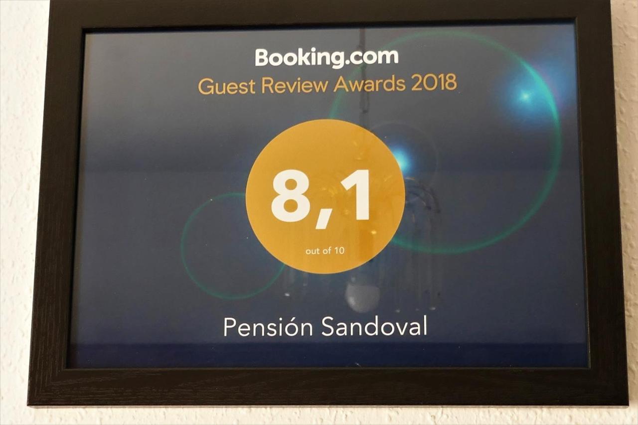 Sandoval Pensión León