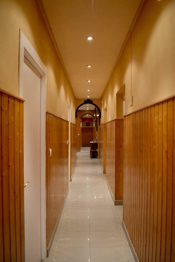 Hostal Oviedo * León