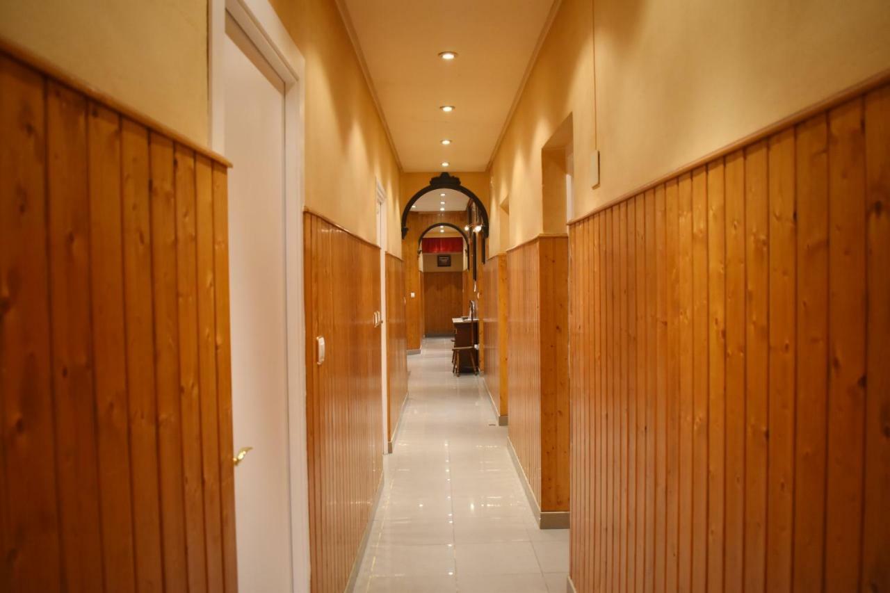 Pensión Hostal Oviedo *