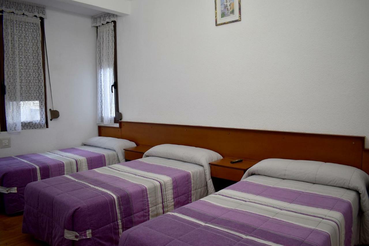 Pensión Hostal Oviedo *