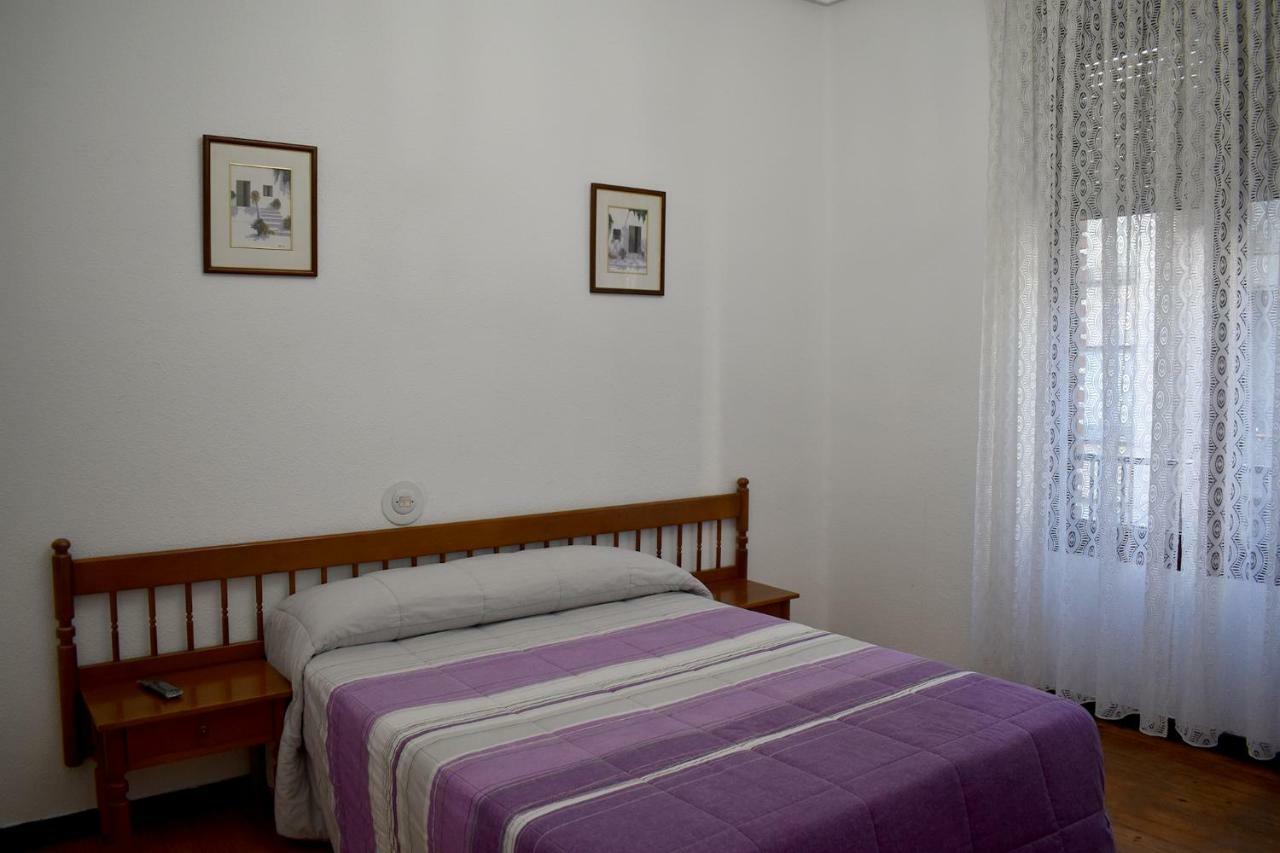 Pensión Hostal Oviedo *