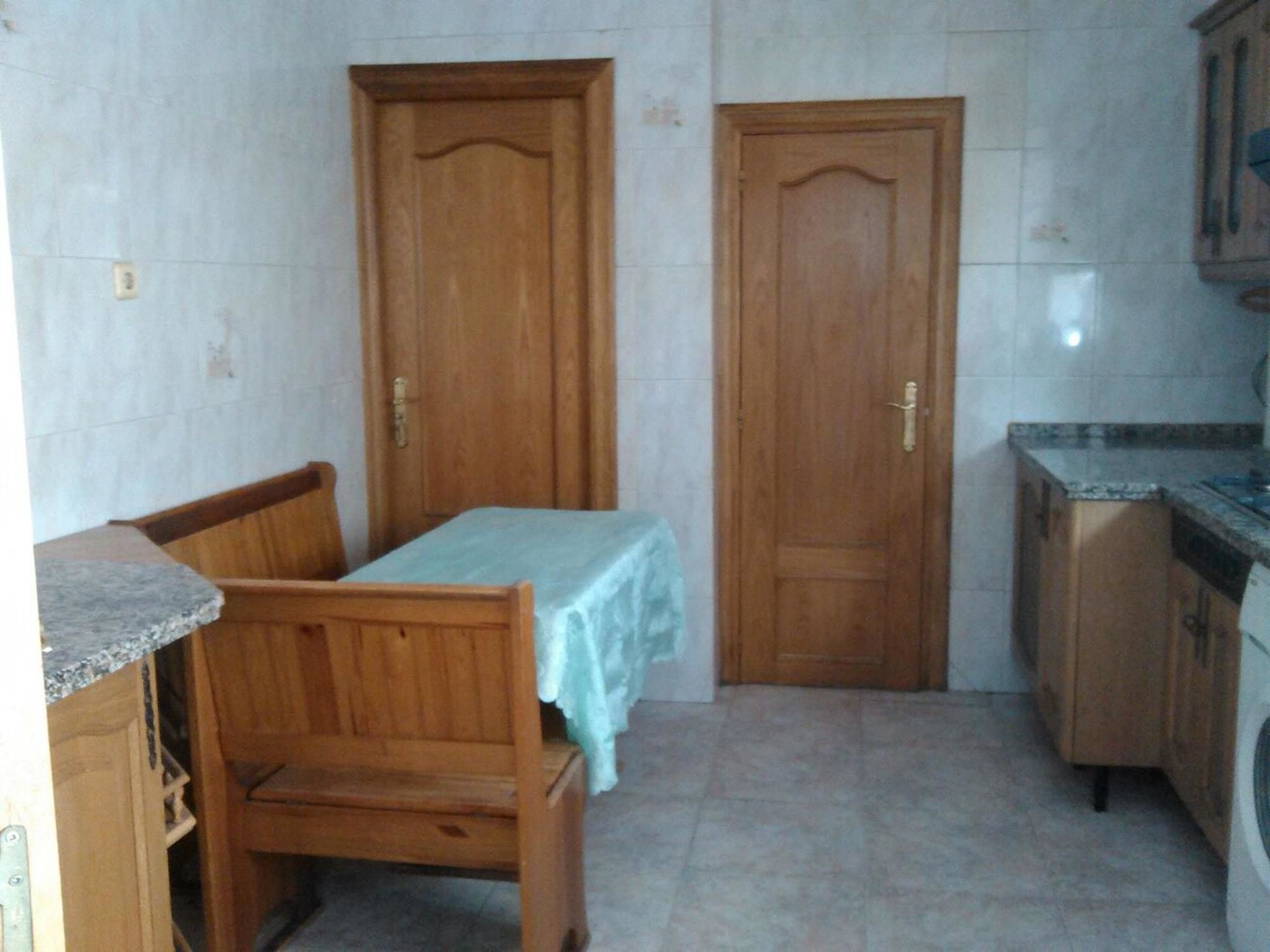 With 2 Bedrooms In Leon, With Wonderful View * León