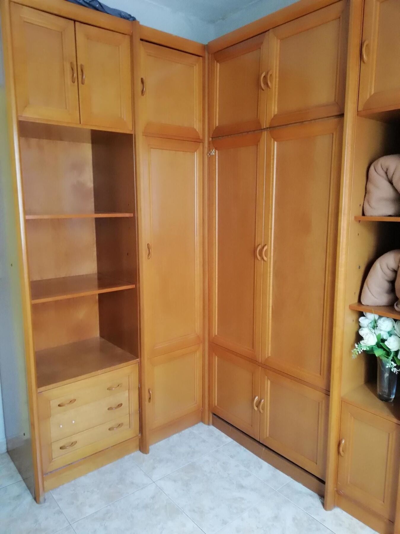Bright With 2 Bedrooms In Apartment