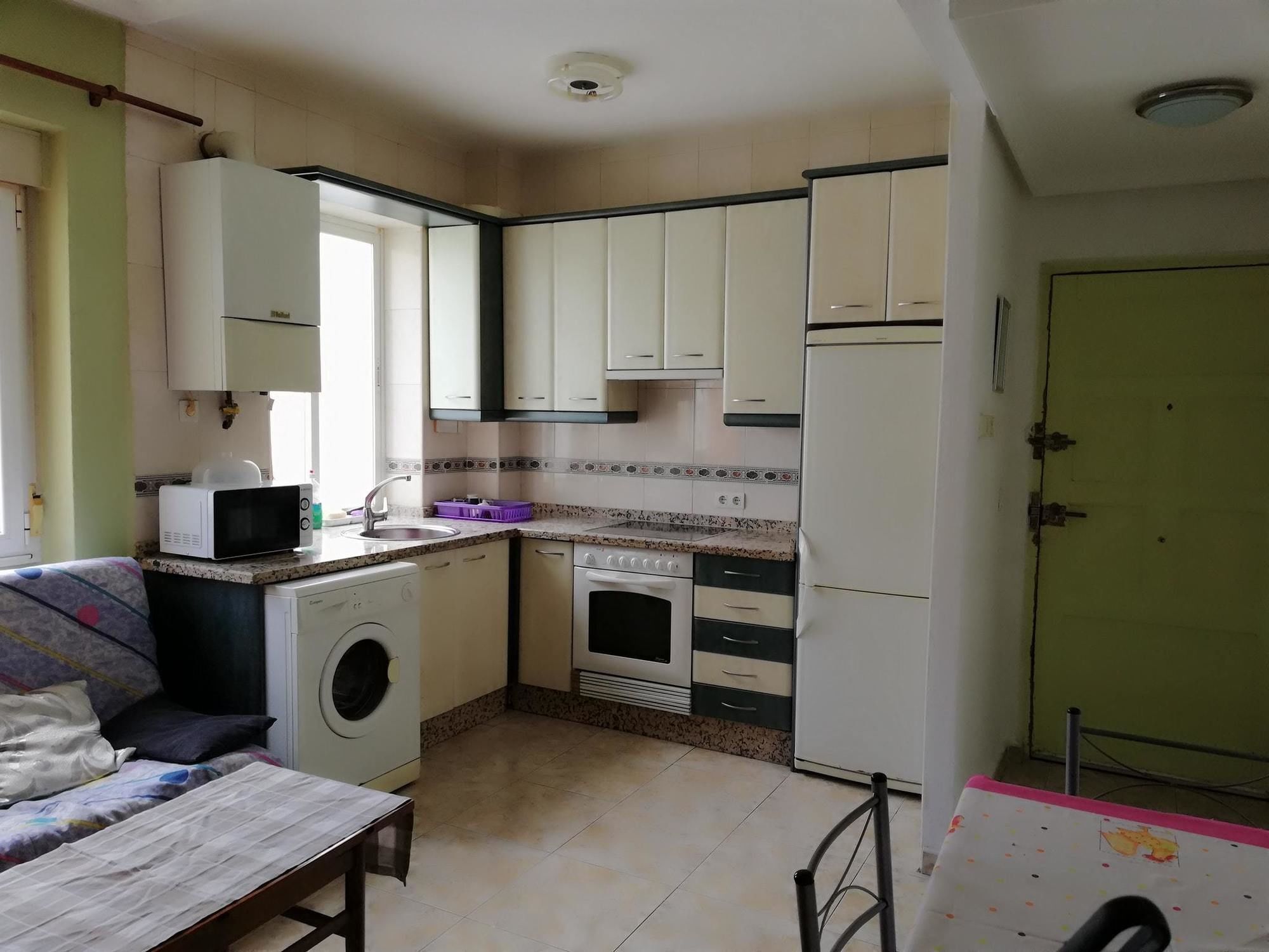 Apartamento Bright With 2 Bedrooms In León